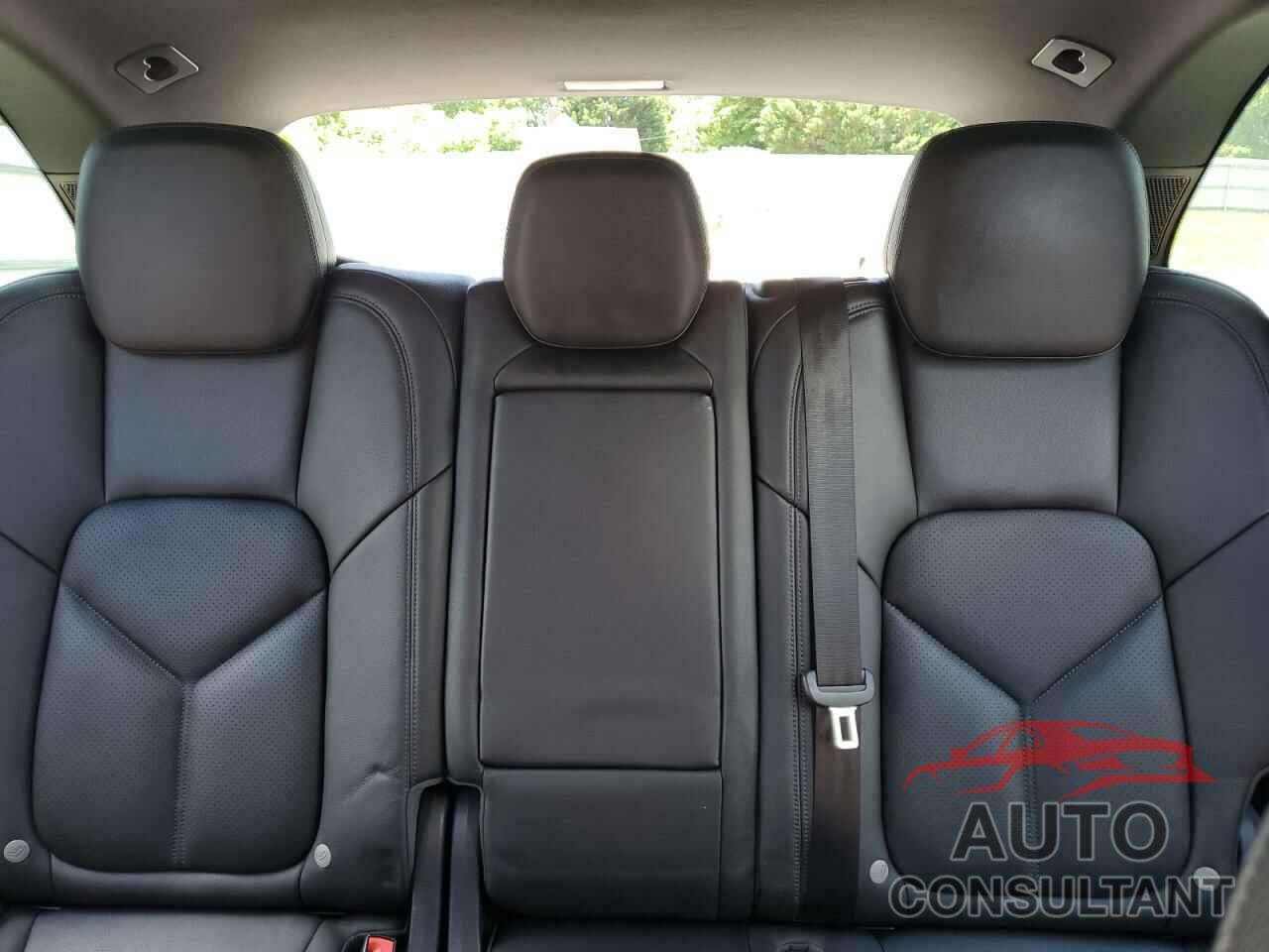 PORSCHE CAYENNE 2017 - WP1AA2A2XHKA91502