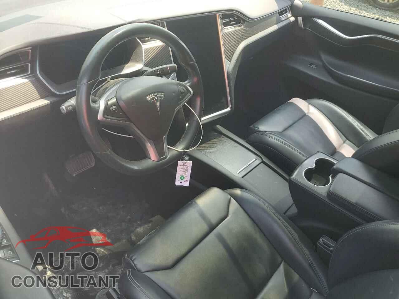 TESLA MODEL X 2017 - 5YJXCBE20HF057694