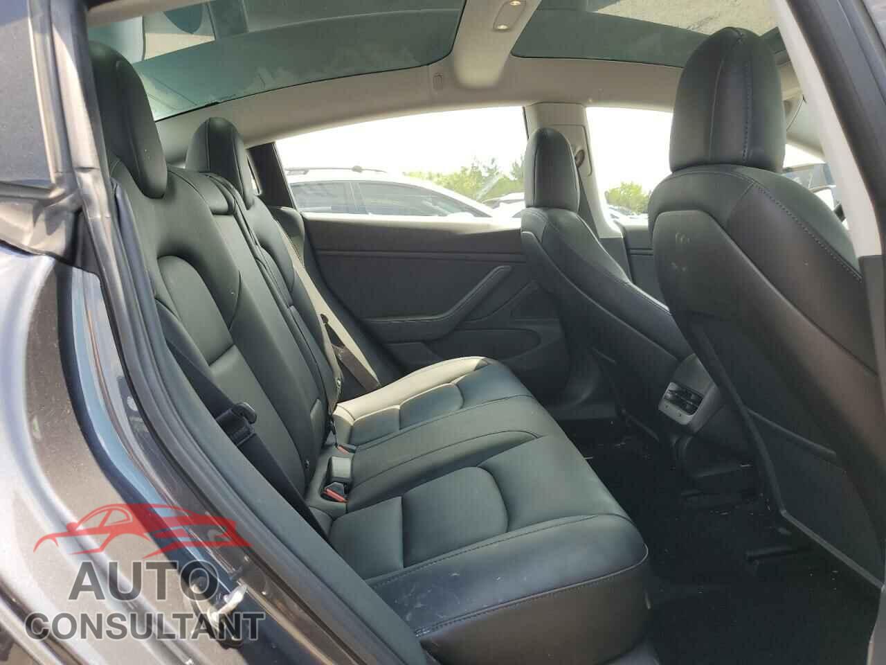 TESLA MODEL 3 2018 - 5YJ3E1EB5JF145732