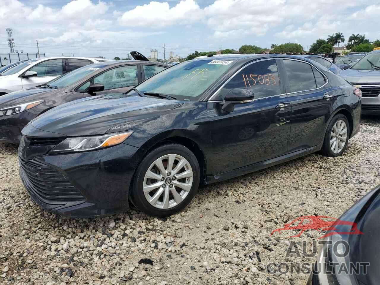TOYOTA CAMRY 2018 - 4T1B11HK5JU096621
