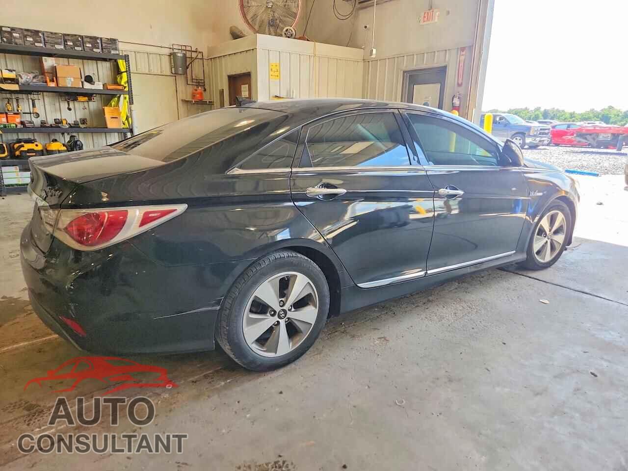 HYUNDAI SONATA 2012 - KMHEC4A43CA048298