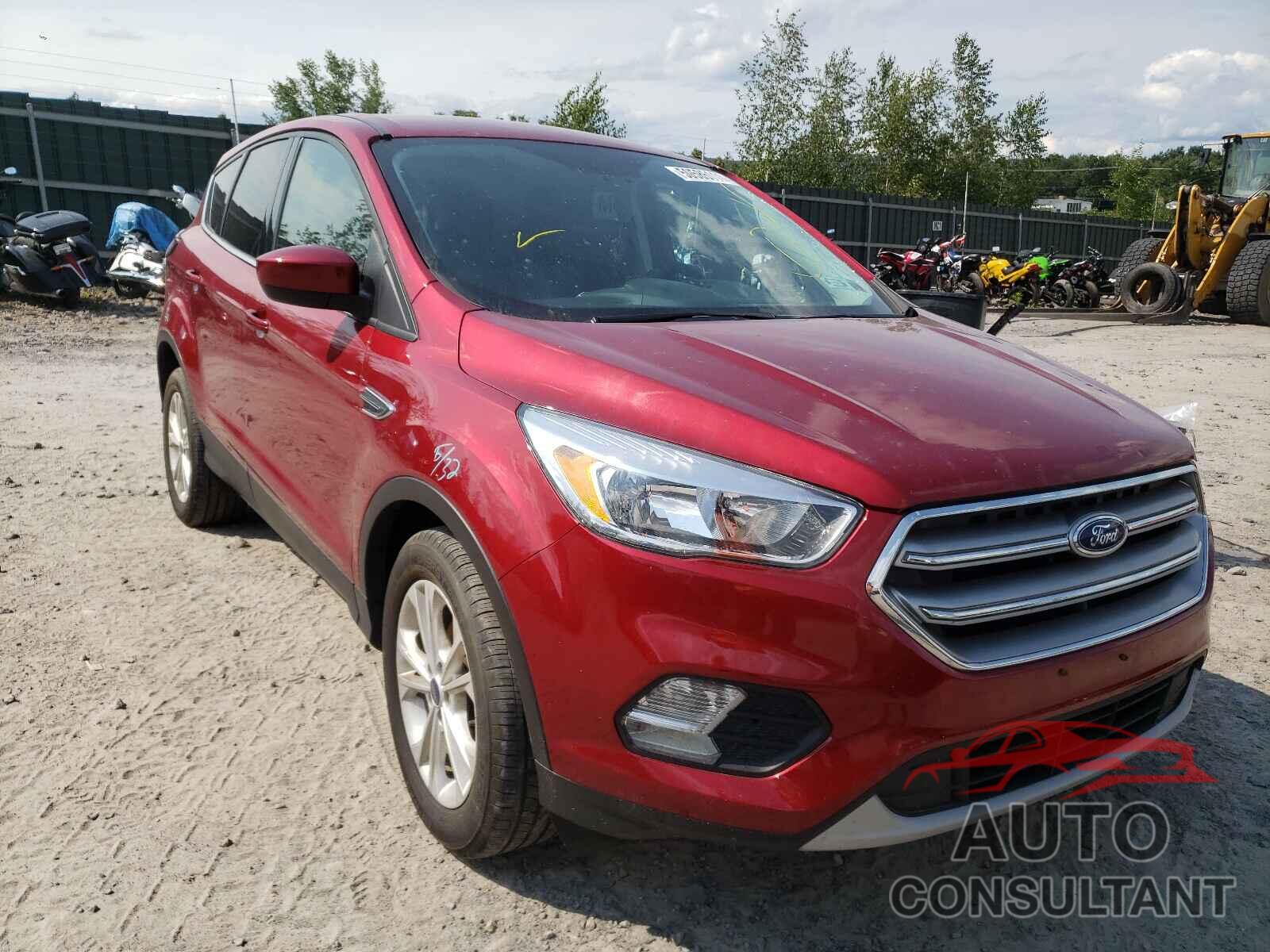 FORD ESCAPE 2017 - 1FMCU0GD4HUC42249