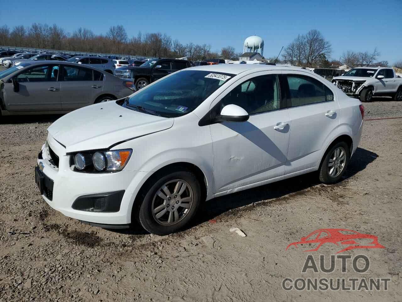 CHEVROLET SONIC 2015 - 1G1JC5SG1F4100427