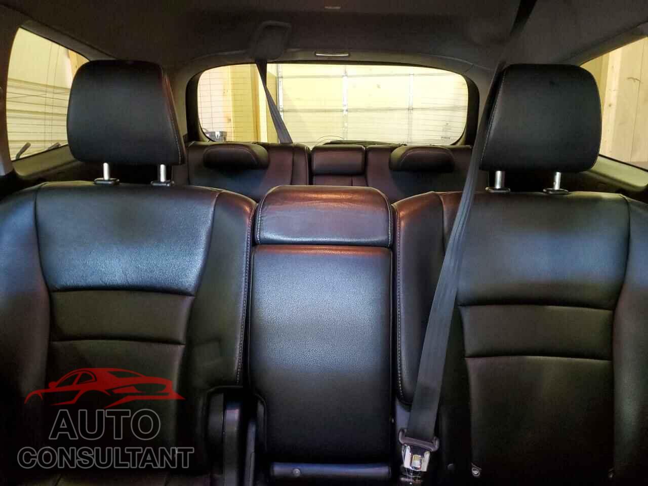 HONDA PILOT 2018 - 5FNYF6H53JB059650