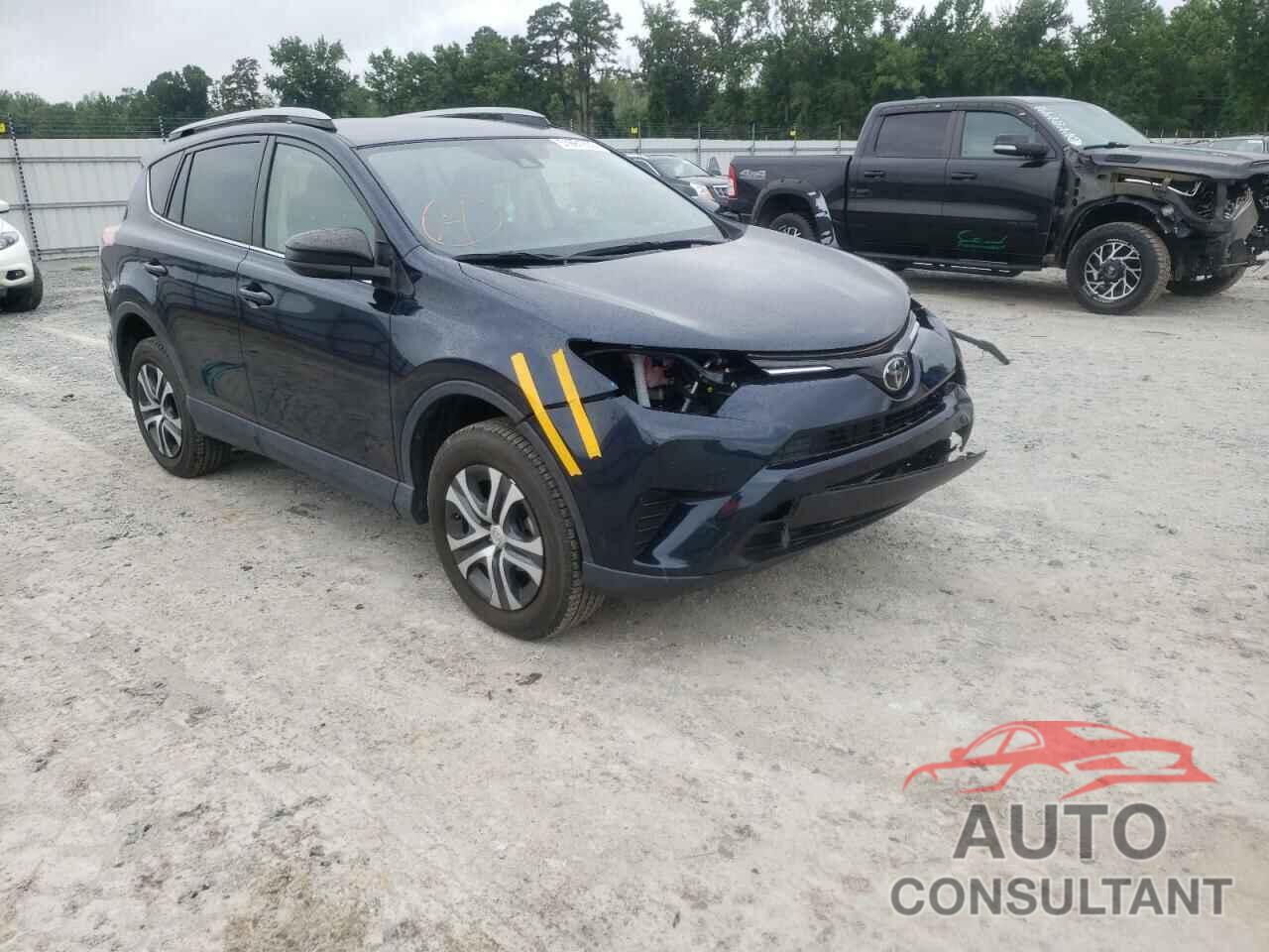 TOYOTA RAV4 2017 - JTMBFREV0HJ705452