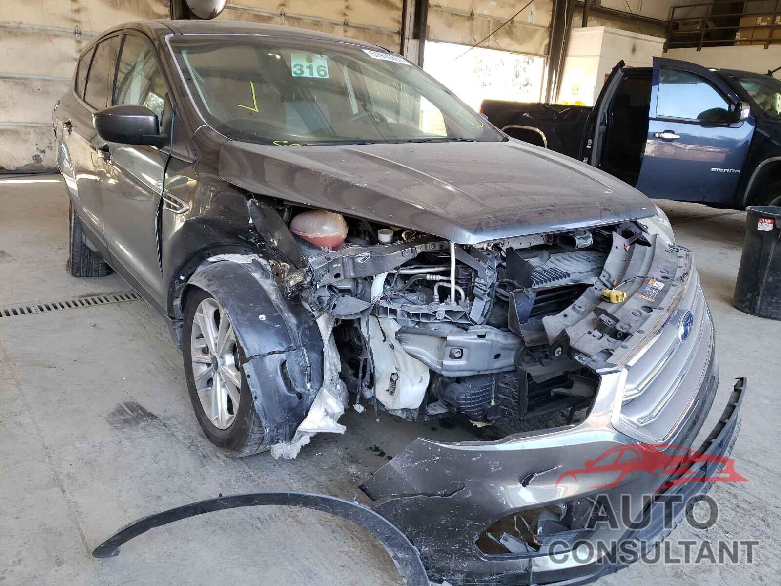 FORD ESCAPE 2017 - 1FMCU0G9XHUC89183