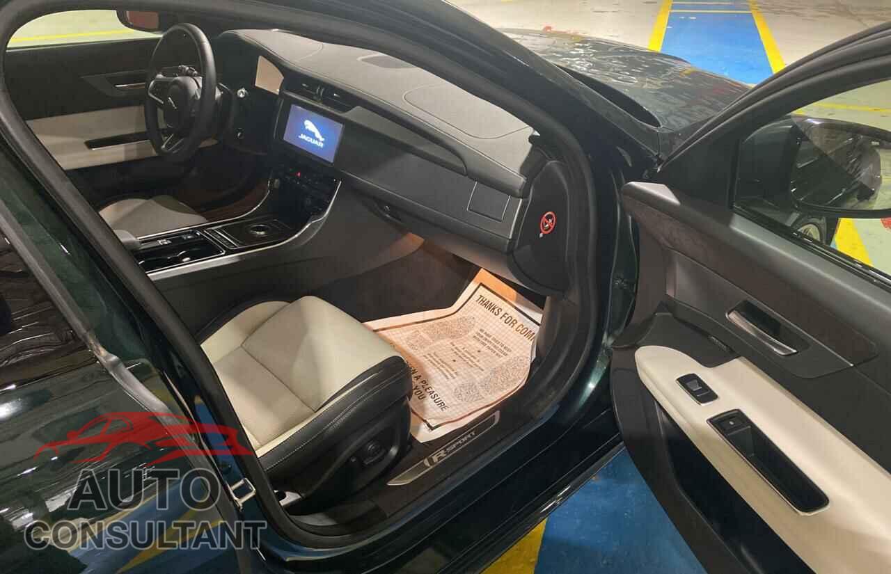 JAGUAR XF 2017 - SAJBF4BV0HCY33039