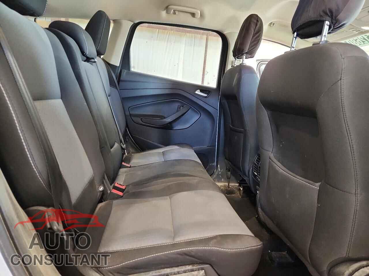 FORD ESCAPE 2018 - 1FMCU9GD7JUB32550