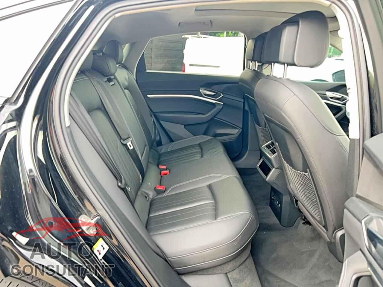 AUDI E-TRON 2021 - WA11AAGE8MB005668
