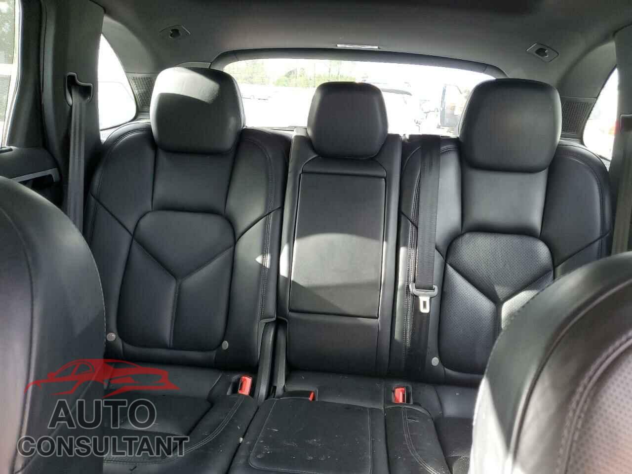 PORSCHE CAYENNE 2018 - WP1AB2A28JLA60262