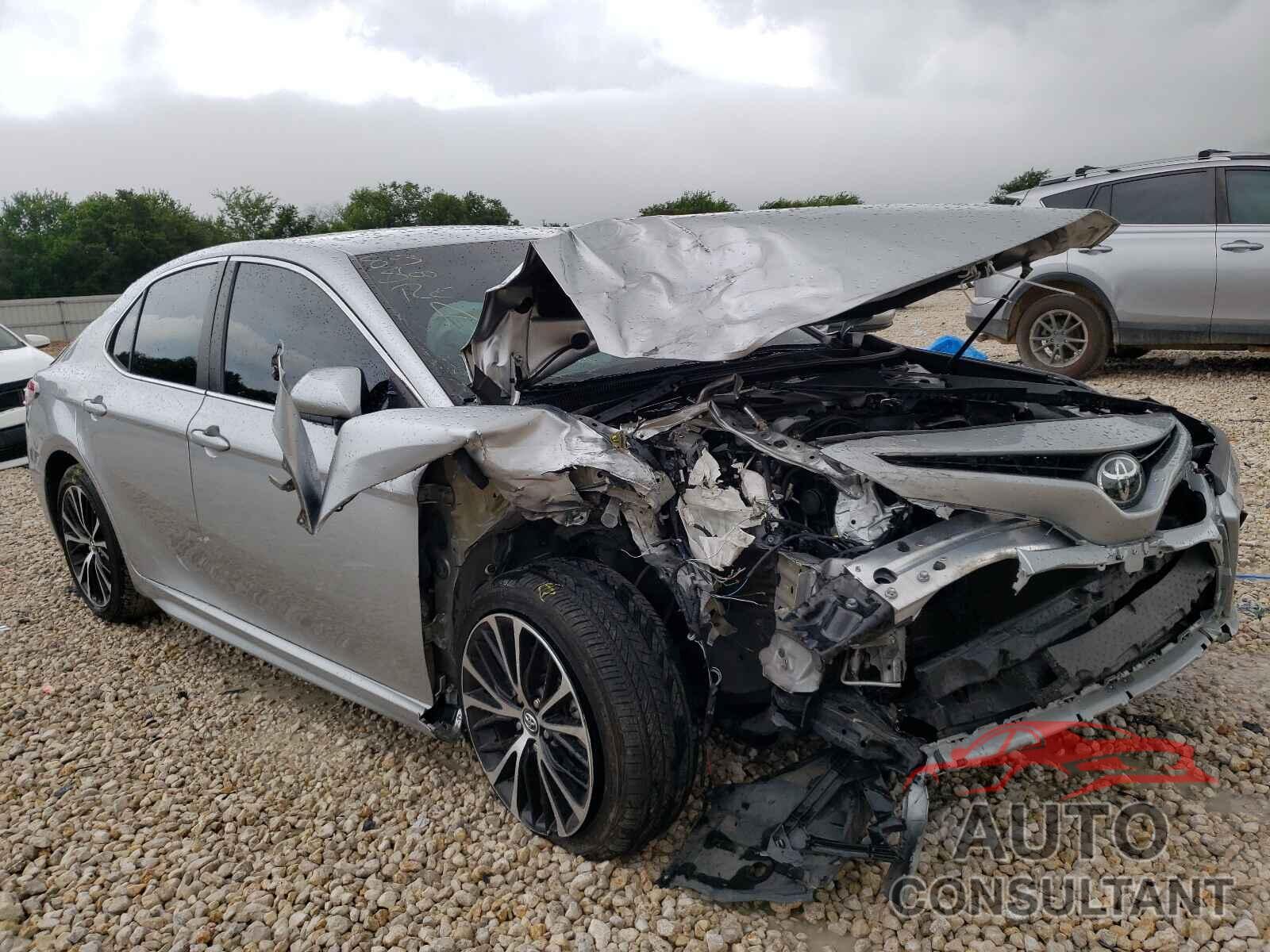 TOYOTA CAMRY 2018 - 4T1B11HKXJU027231
