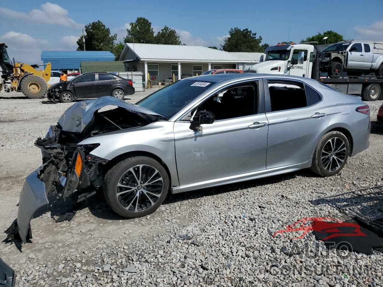 TOYOTA CAMRY 2018 - 4T1B11HK3JU556813