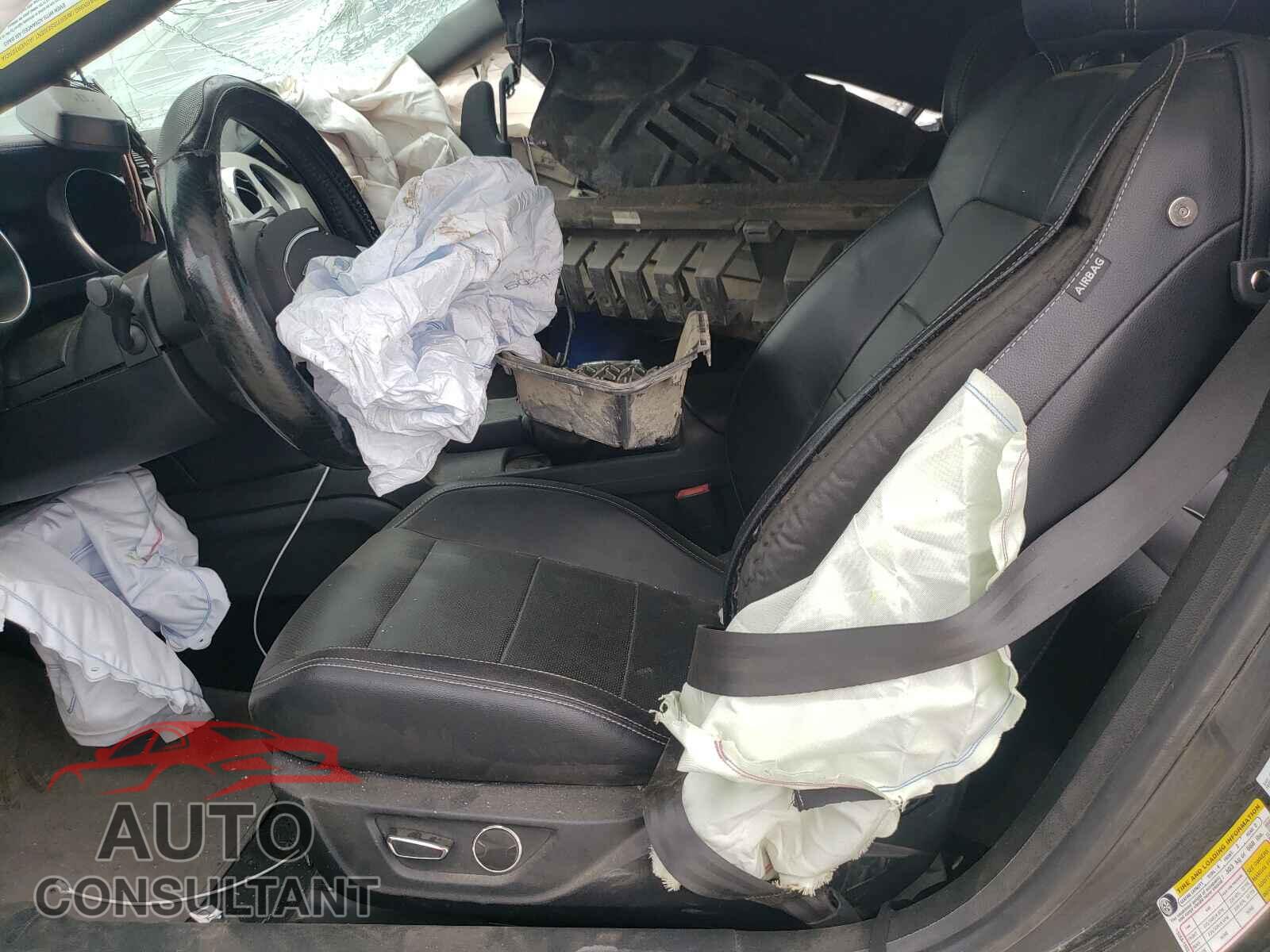 FORD MUSTANG 2019 - 1FA6P8TH1K5203545