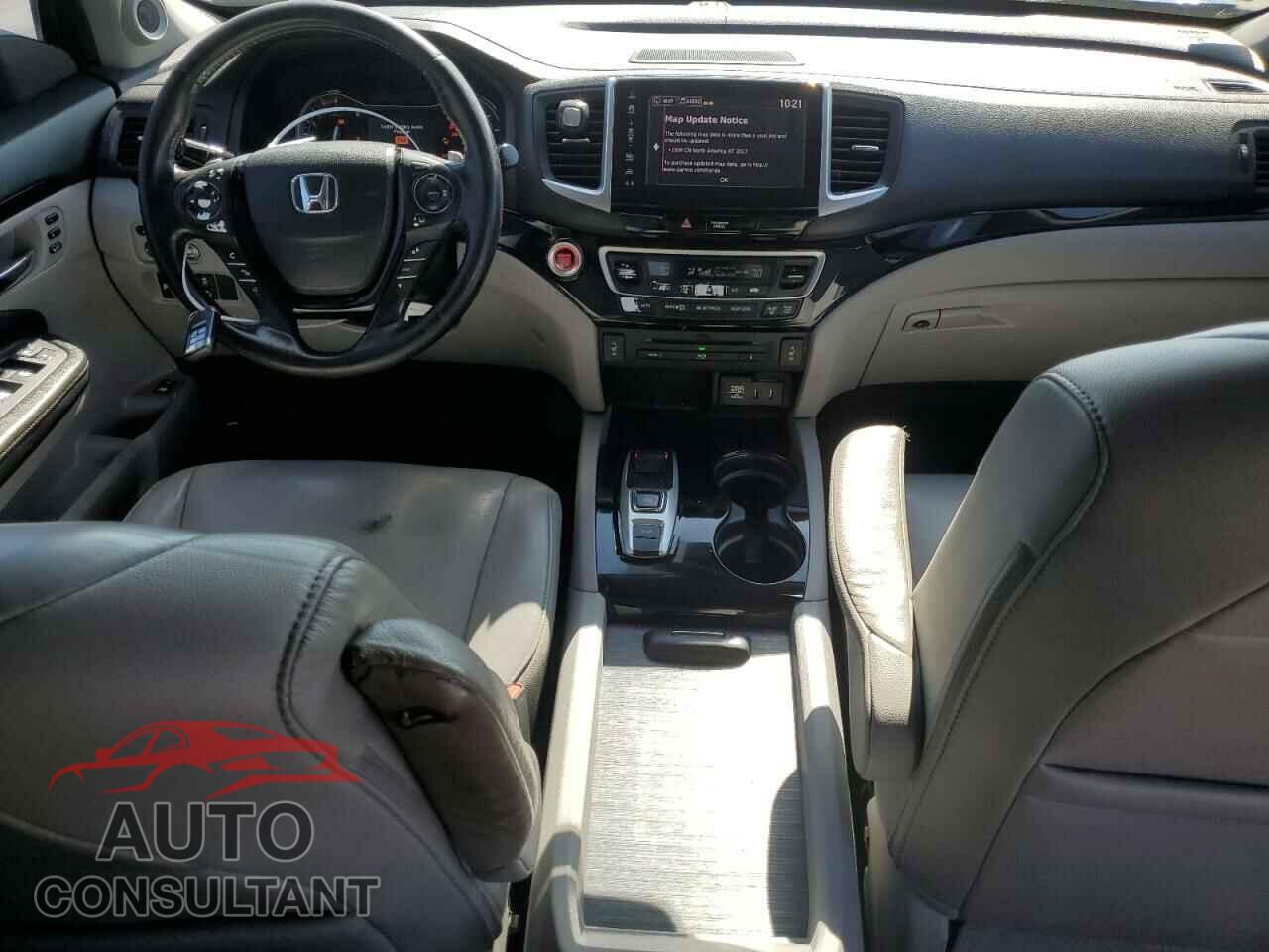 HONDA PILOT 2018 - 5FNYF5H96JB006518