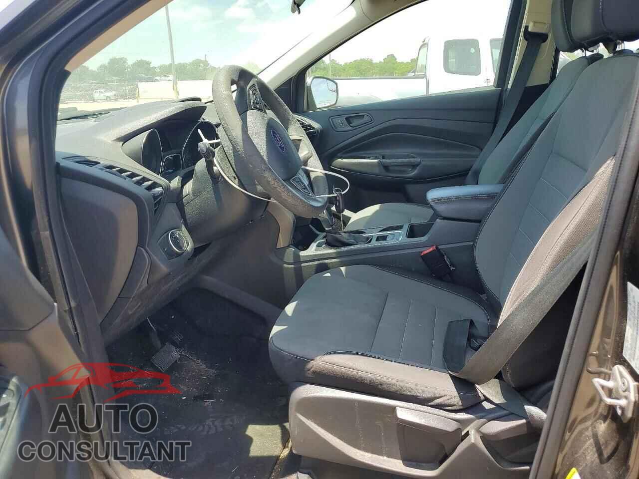 FORD ESCAPE 2017 - 1FMCU0F71HUB88632