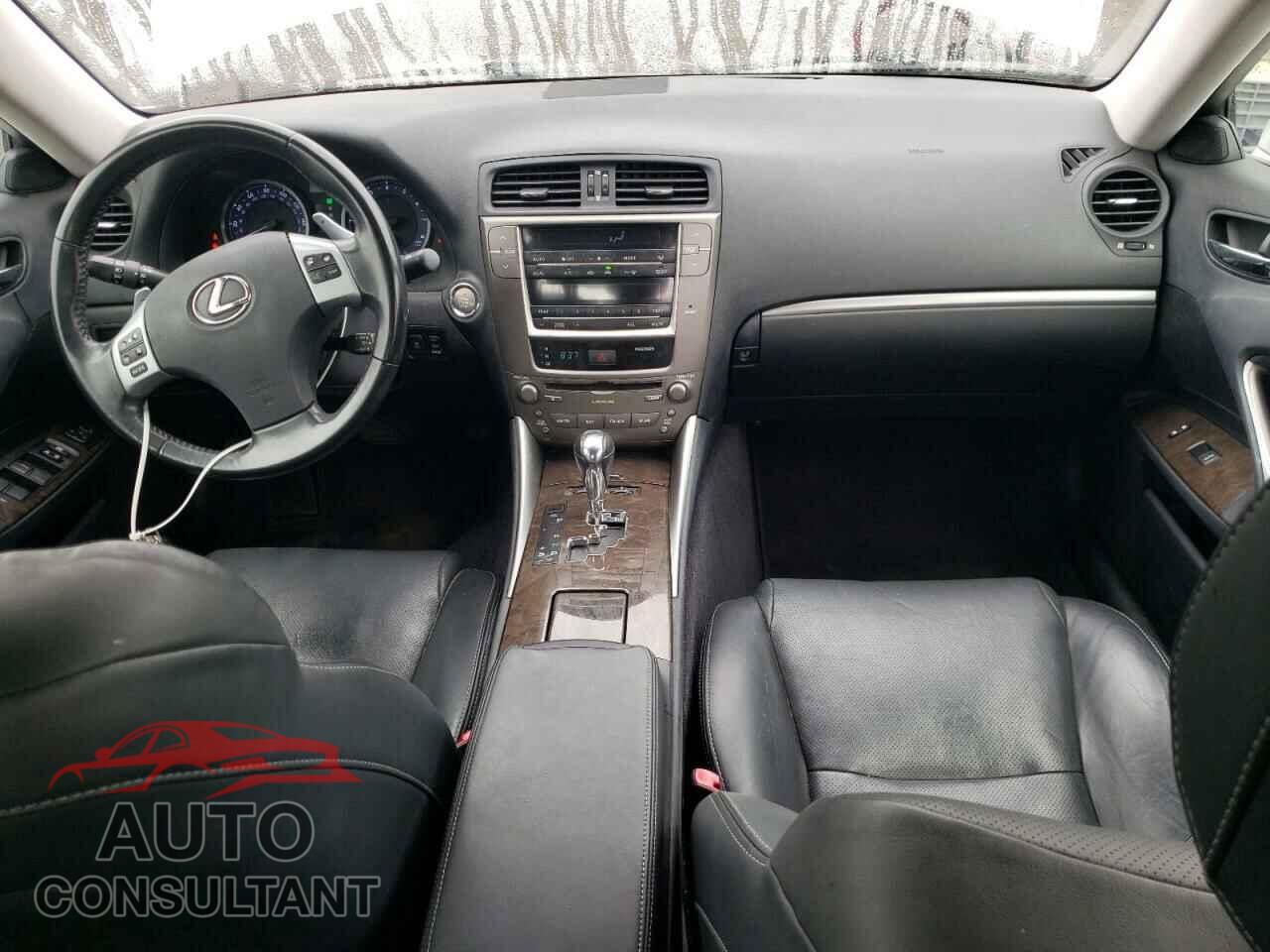 LEXUS IS 2011 - JTHCF5C27B5044801