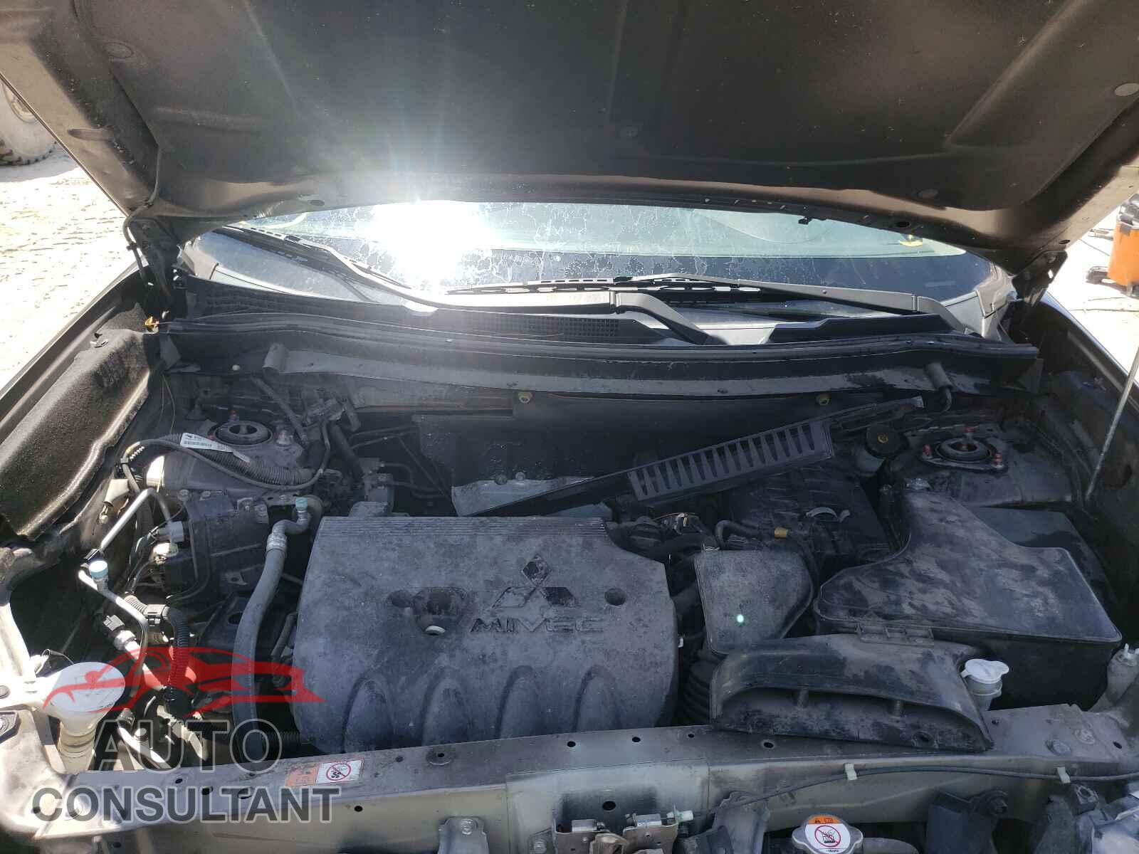 MITSUBISHI OUTLANDER 2017 - JA4AD3A36HZ025408