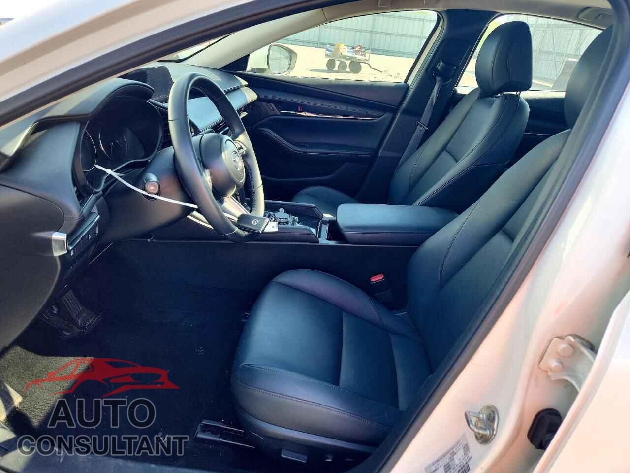 MAZDA 3 2023 - 3MZBPACM8PM374837