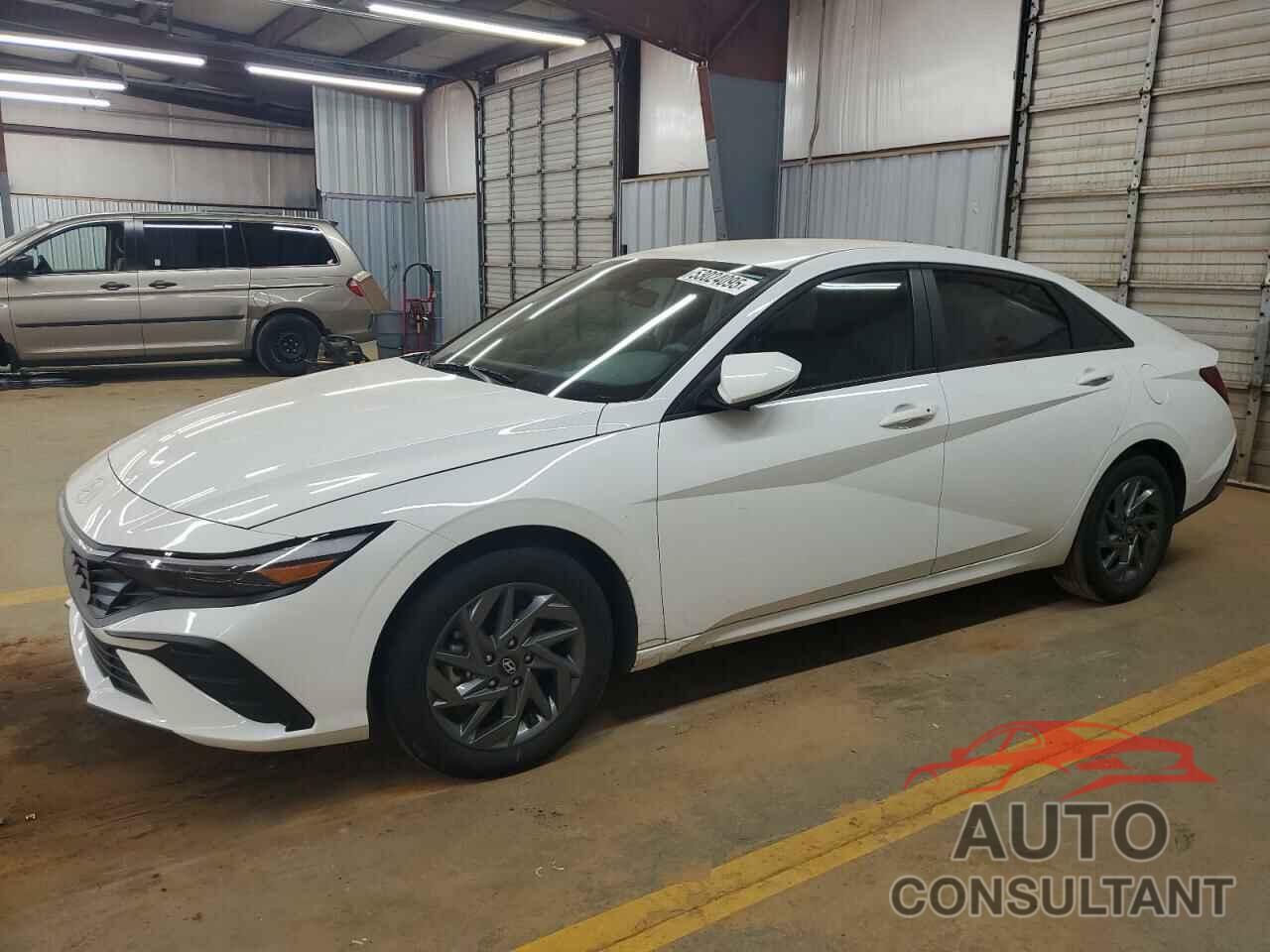 HYUNDAI ELANTRA 2024 - KMHLM4DG6RU692251