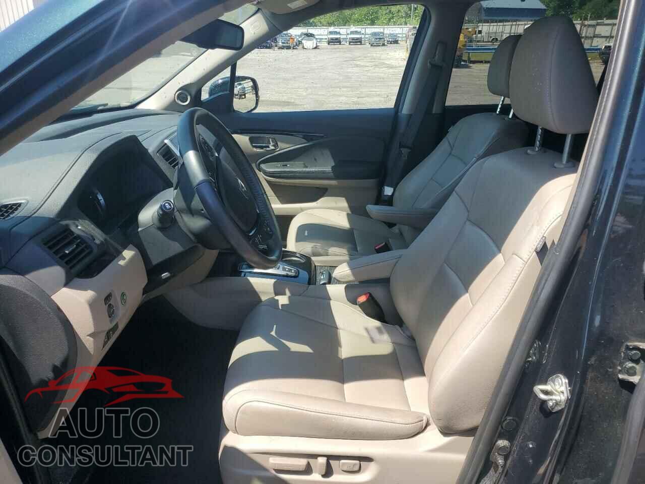 HONDA PILOT 2017 - 5FNYF6H93HB051982