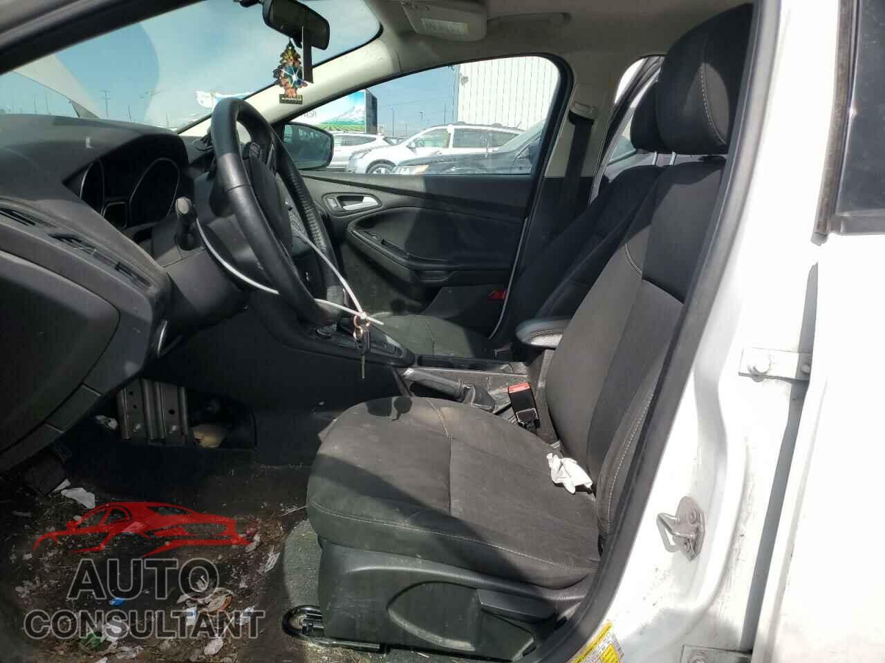 FORD FOCUS 2016 - 1FADP3K28GL372536