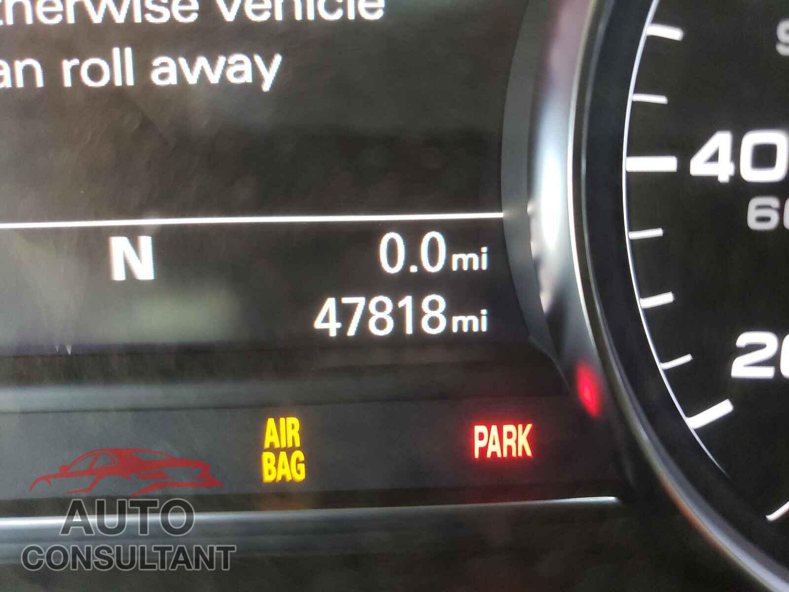 AUDI A8 2017 - WAU43AFD7HN005183