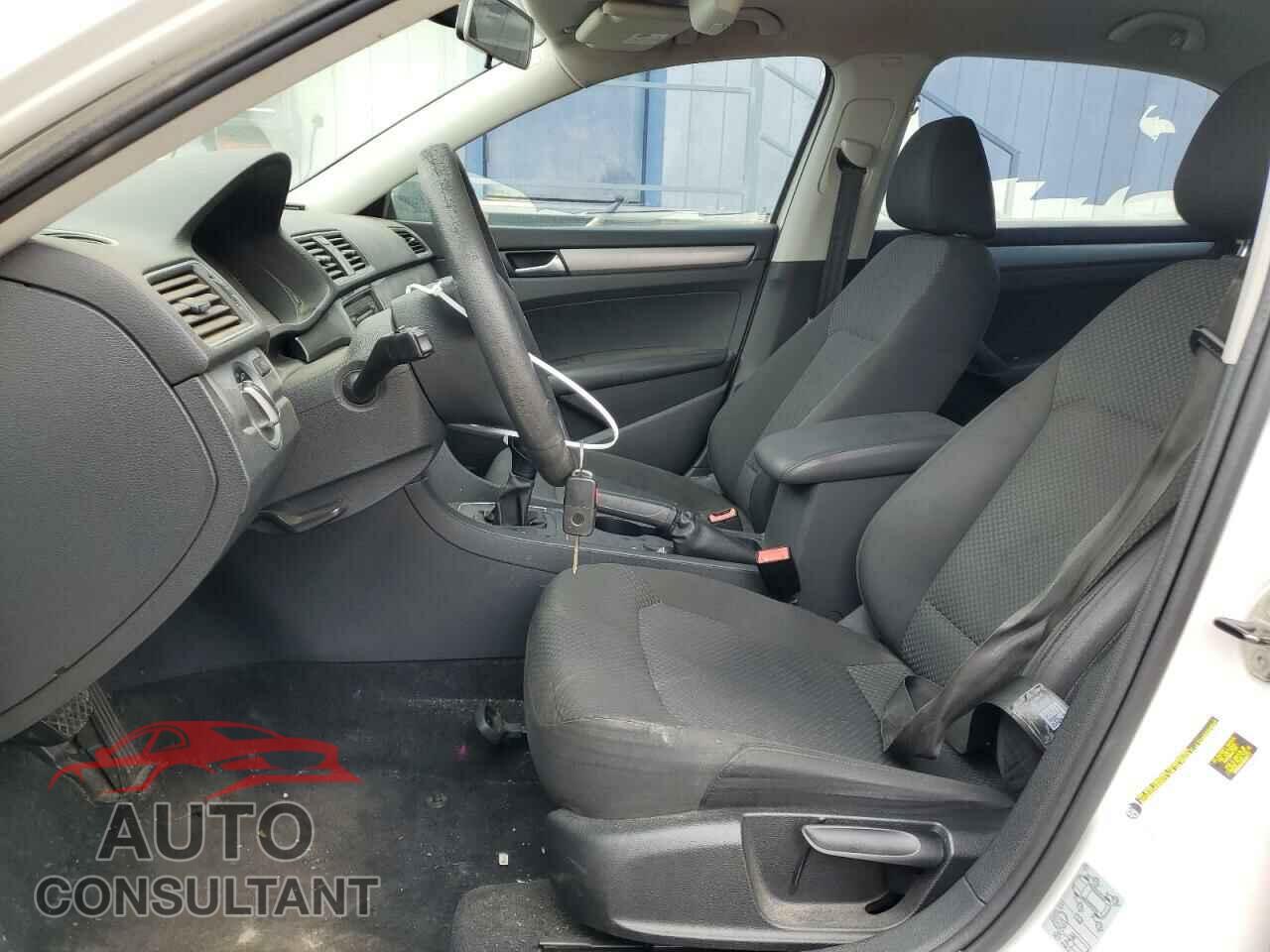 VOLKSWAGEN PASSAT 2012 - 1VWAP7A37CC010767