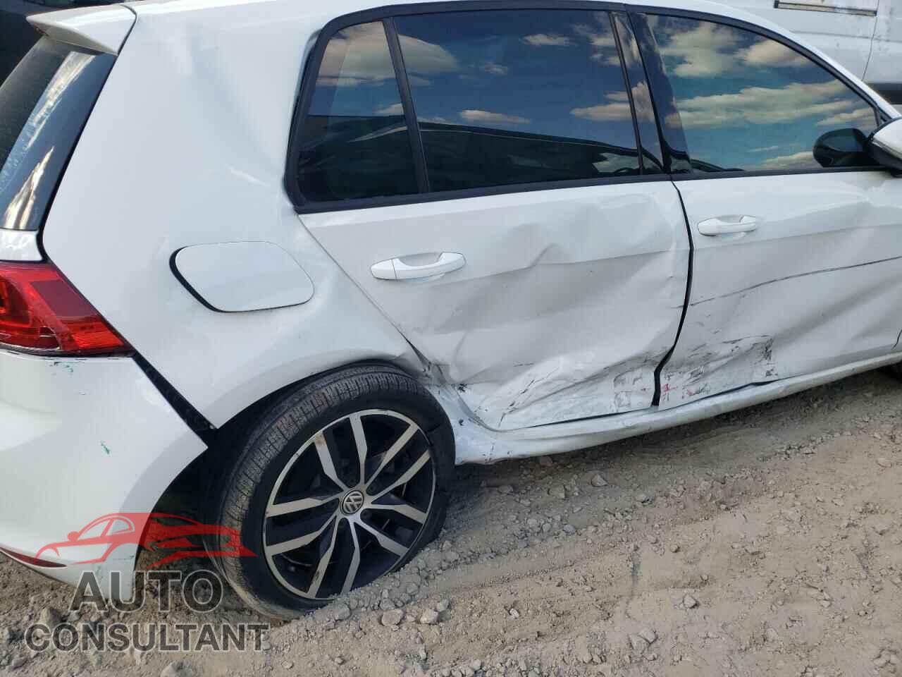 VOLKSWAGEN GOLF 2017 - 3VW217AUXHM018446