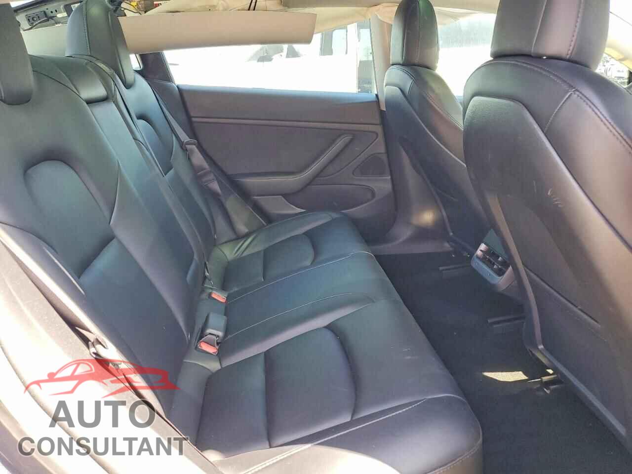 TESLA MODEL 3 2021 - 5YJ3E1EB0MF936657