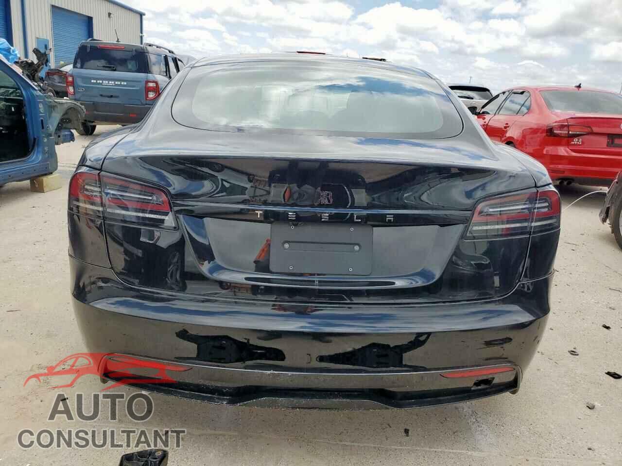 TESLA MODEL S 2024 - 5YJSA1E50RF539569