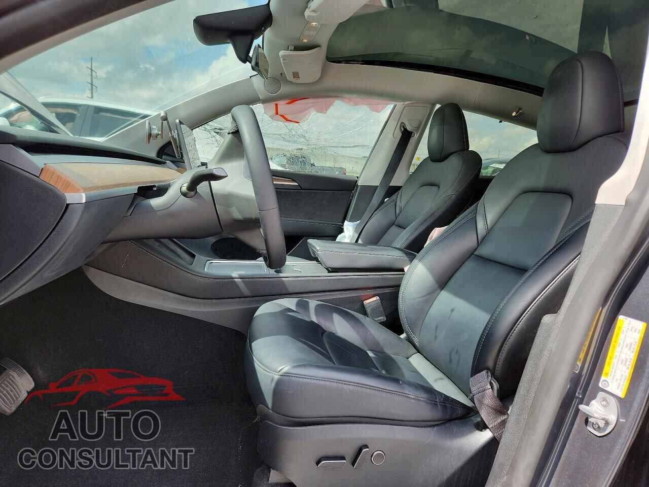 TESLA MODEL Y 2023 - 7SAYGDEE5PF833902