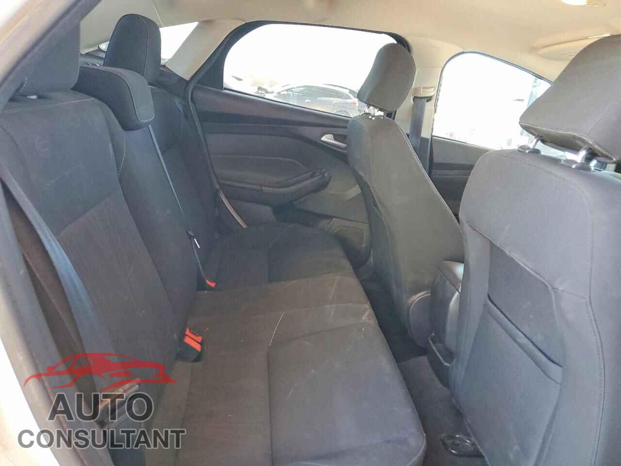 FORD FOCUS 2016 - 1FADP3F26GL326794