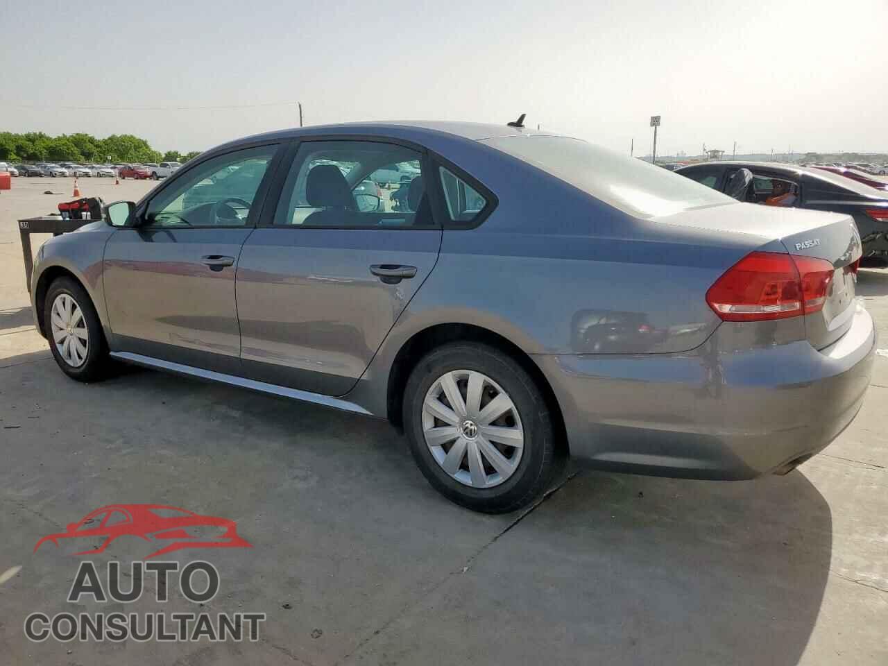 VOLKSWAGEN PASSAT 2013 - 1VWAP7A31DC023676