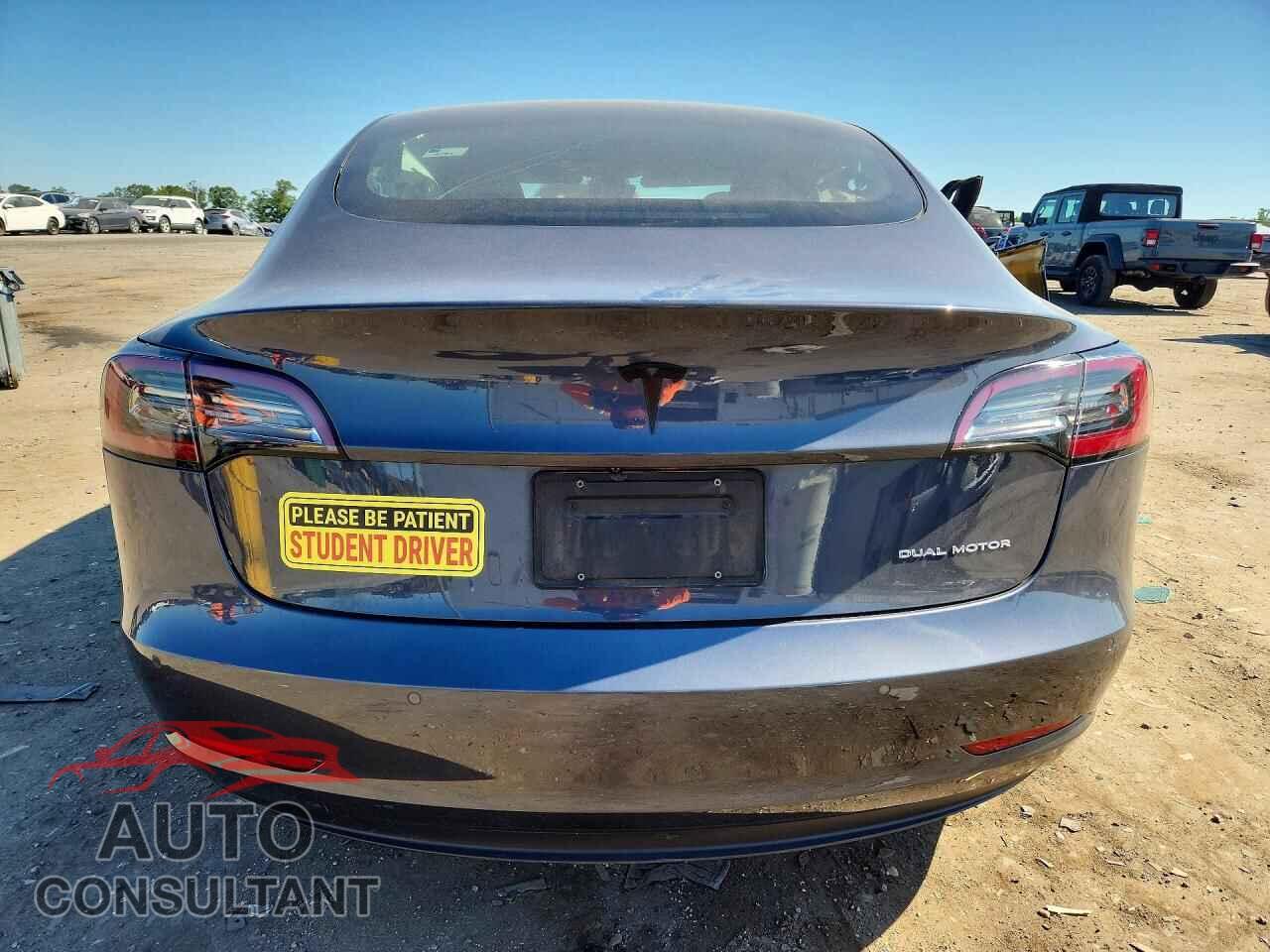 TESLA MODEL 3 2022 - 5YJ3E1EB6NF129352