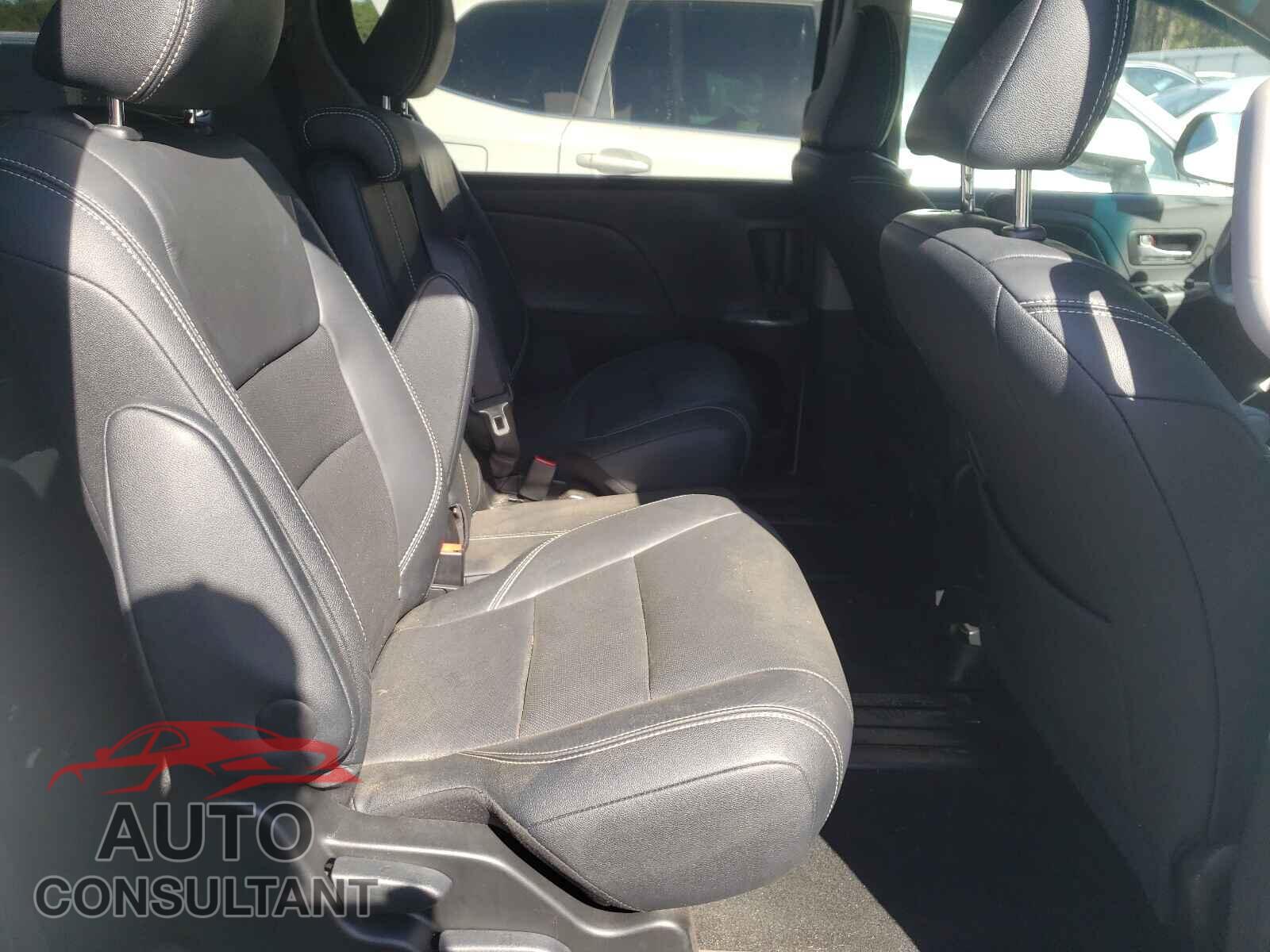 TOYOTA SIENNA 2017 - 5TDXZ3DC3HS869324