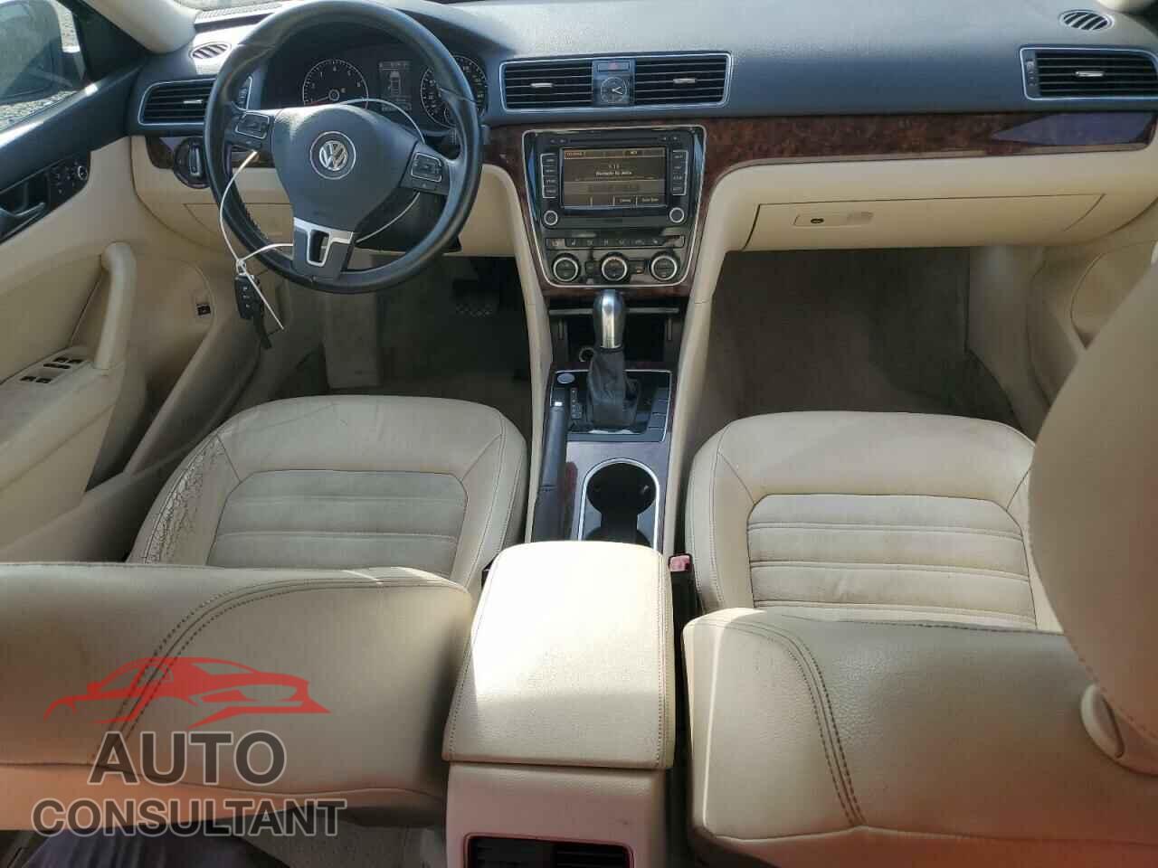 VOLKSWAGEN PASSAT 2013 - 1VWCH7A37DC012798