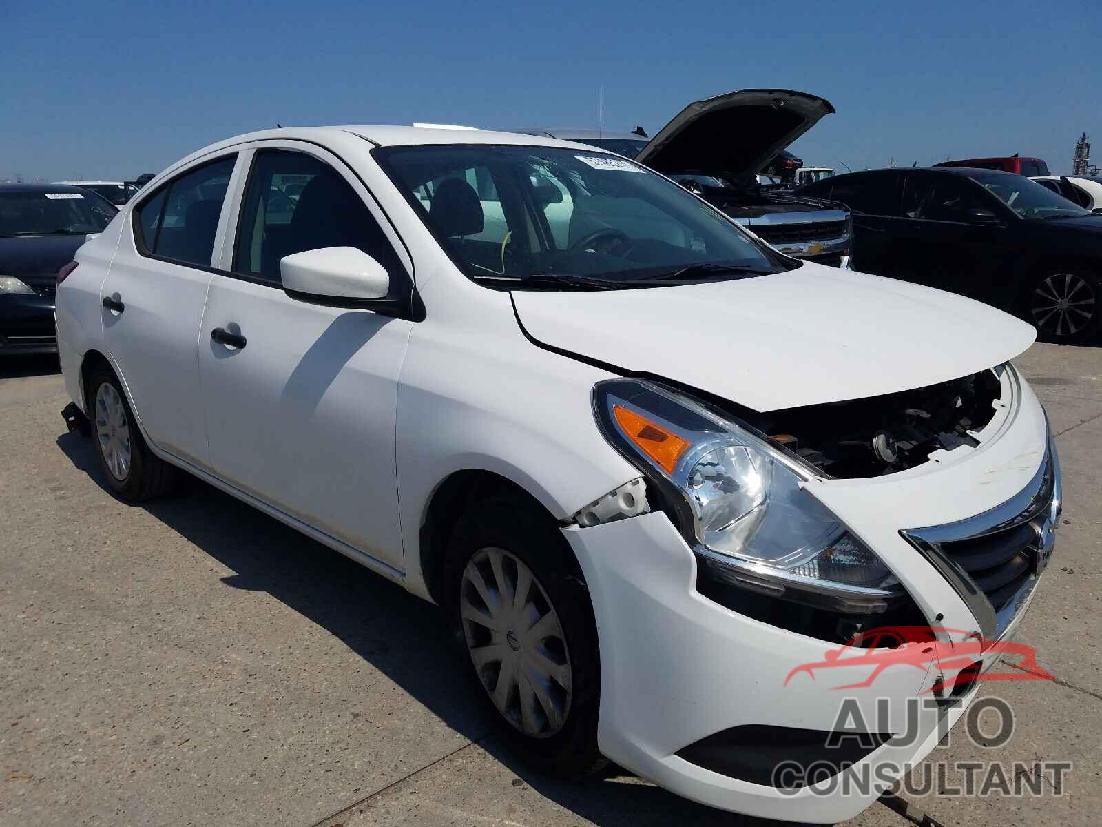 NISSAN VERSA 2018 - 3N1CN7APXJL852897