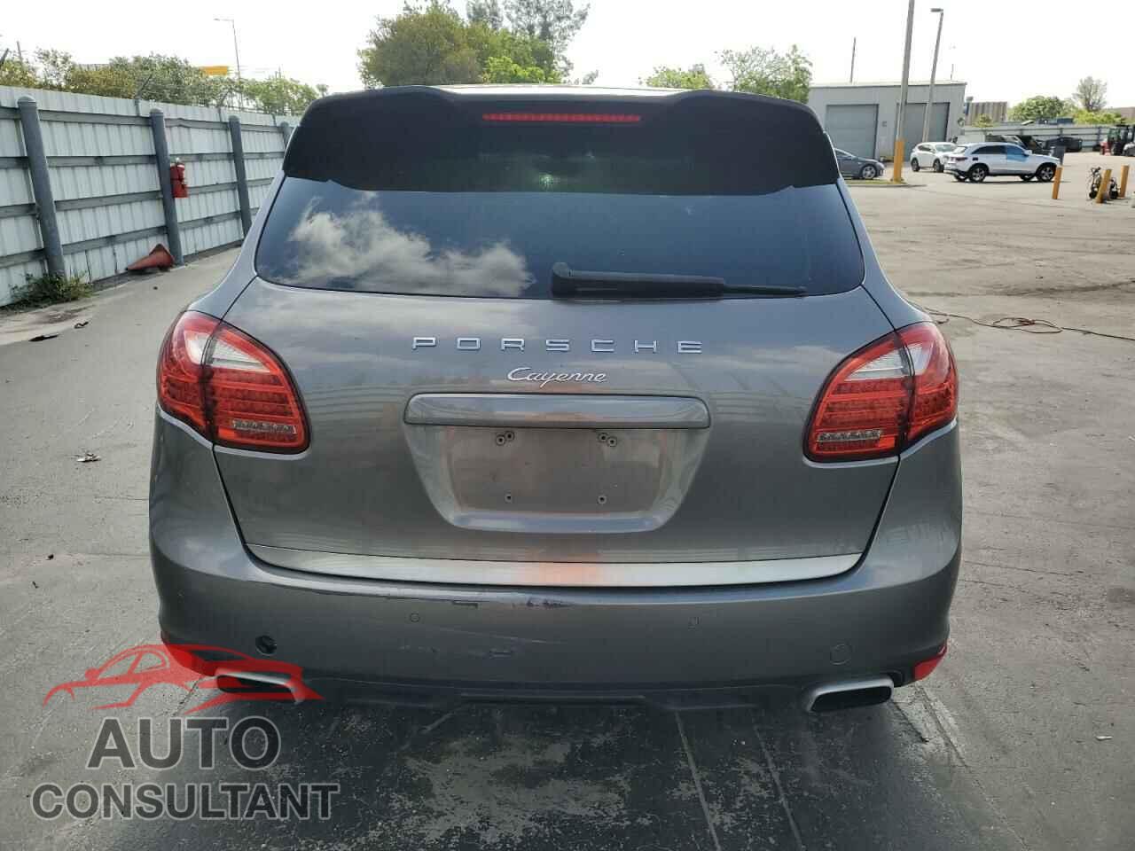 PORSCHE CAYENNE 2012 - WP1AA2A23CLA06115