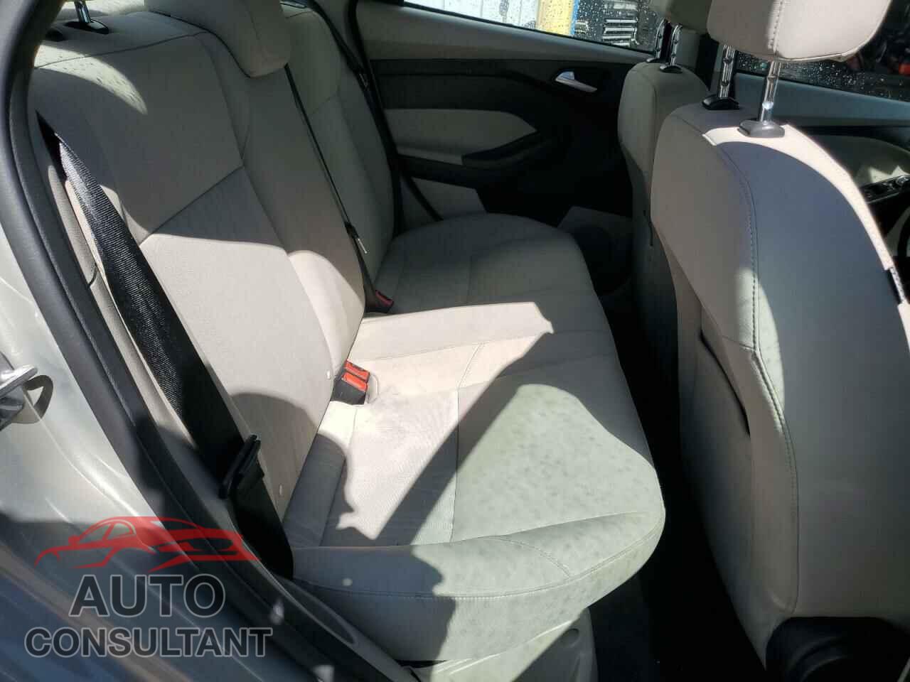 FORD FOCUS 2016 - 1FADP3F23GL246580