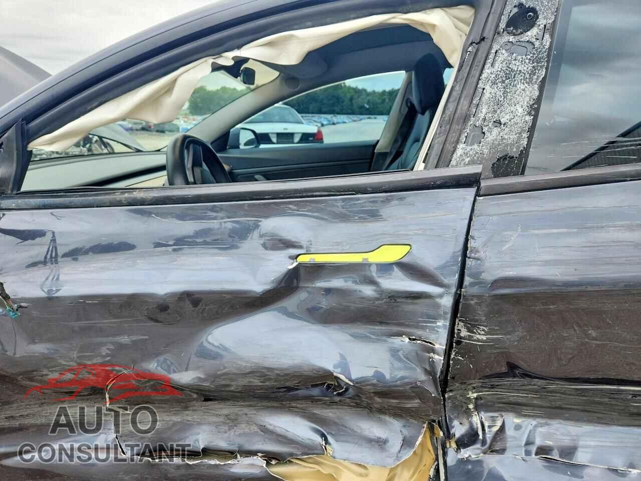 TESLA MODEL 3 2021 - 5YJ3E1EA0MF906131