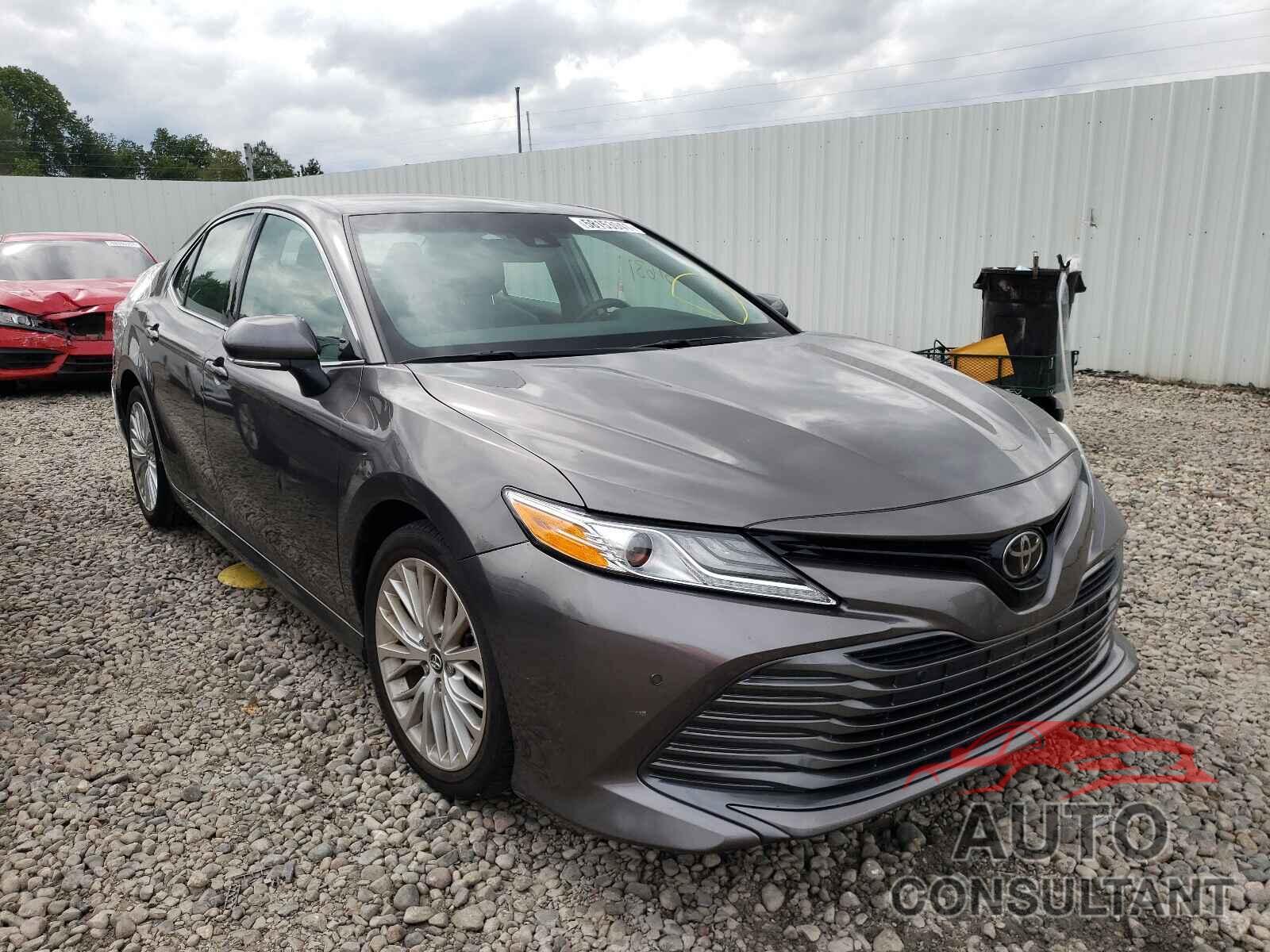 TOYOTA CAMRY 2018 - 4T1B11HK7JU502009