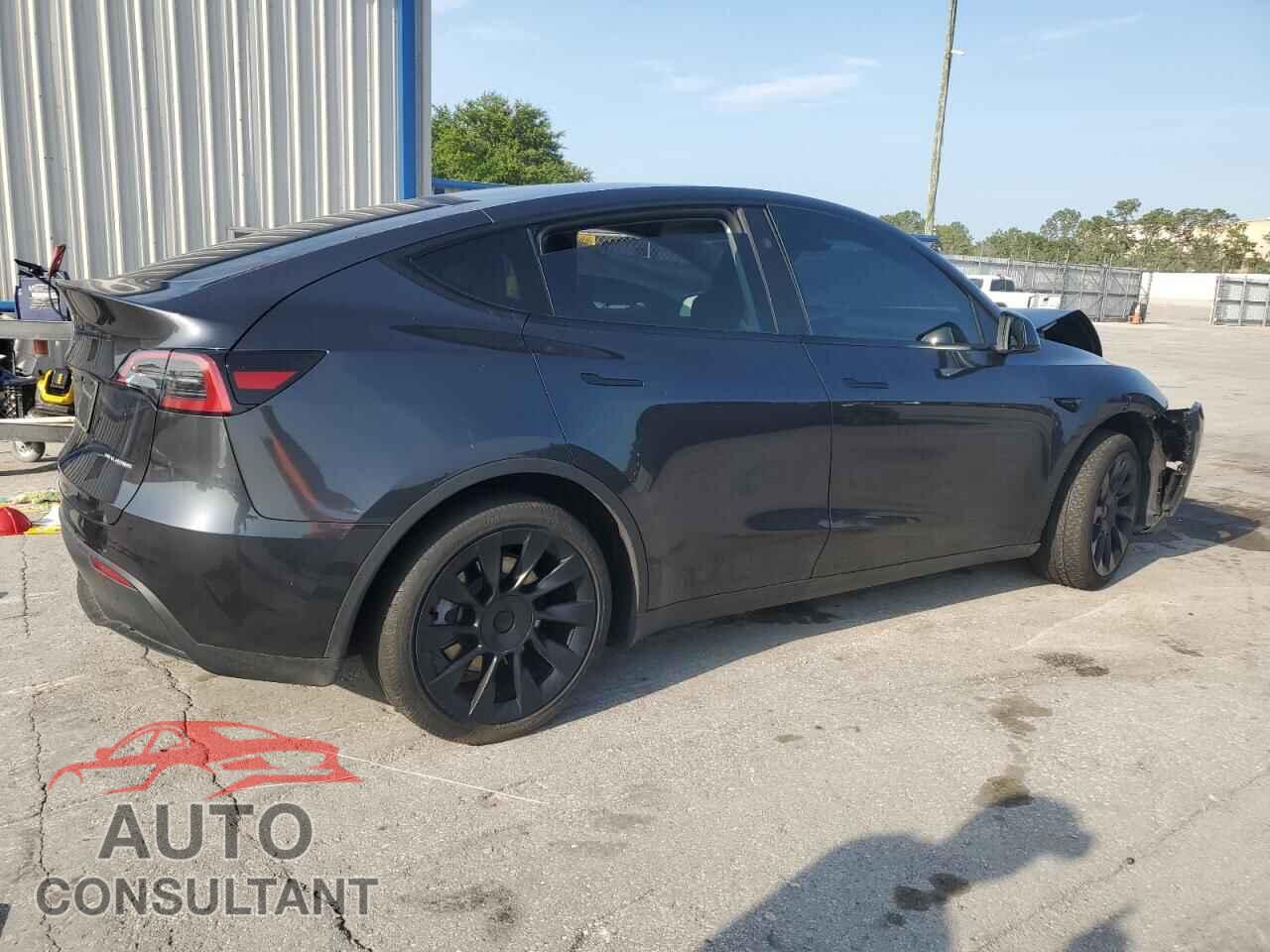 TESLA MODEL Y 2024 - 7SAYGAEEXRF033744