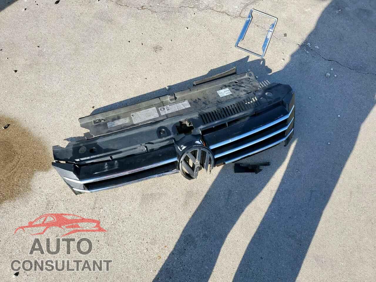 VOLKSWAGEN PASSAT 2014 - 1VWAT7A33EC090583