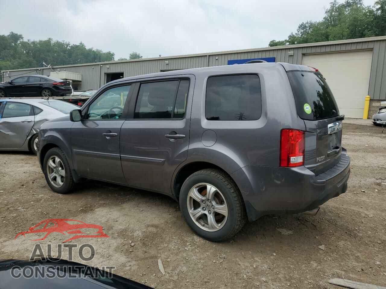 HONDA PILOT 2015 - 5FNYF4H57FB048260