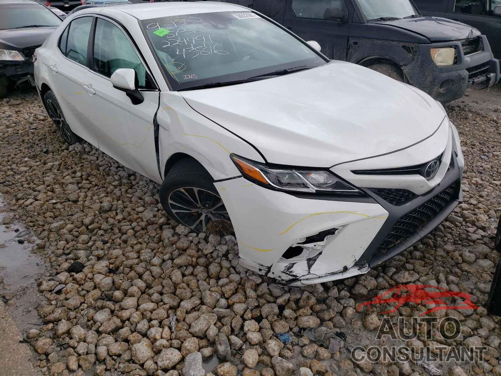 TOYOTA CAMRY 2018 - 4T1B11HK6JU643816