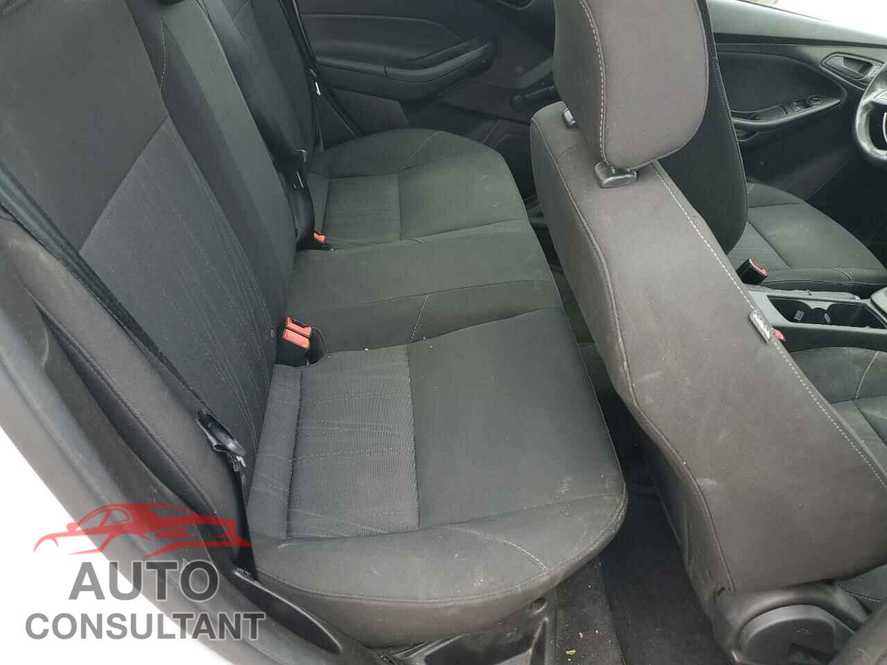 FORD FOCUS 2017 - 1FADP3E22HL274597