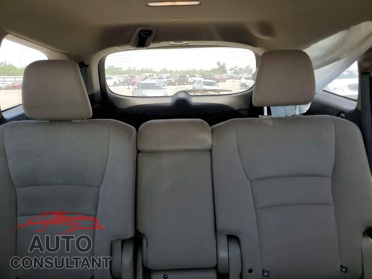 HONDA PILOT 2017 - 5FNYF5H33HB034573