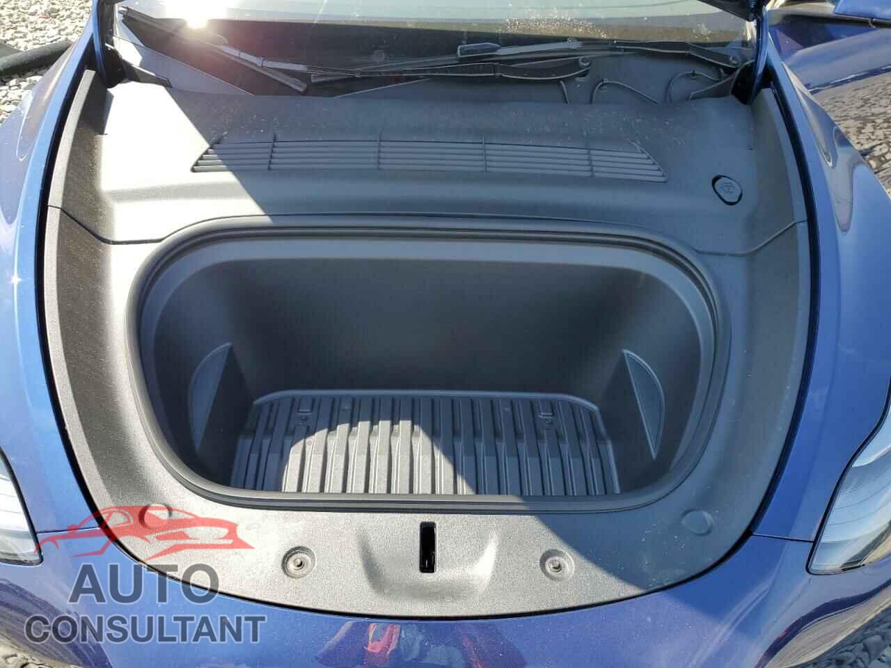 TESLA MODEL Y 2024 - 7SAYGAEE9RF072132