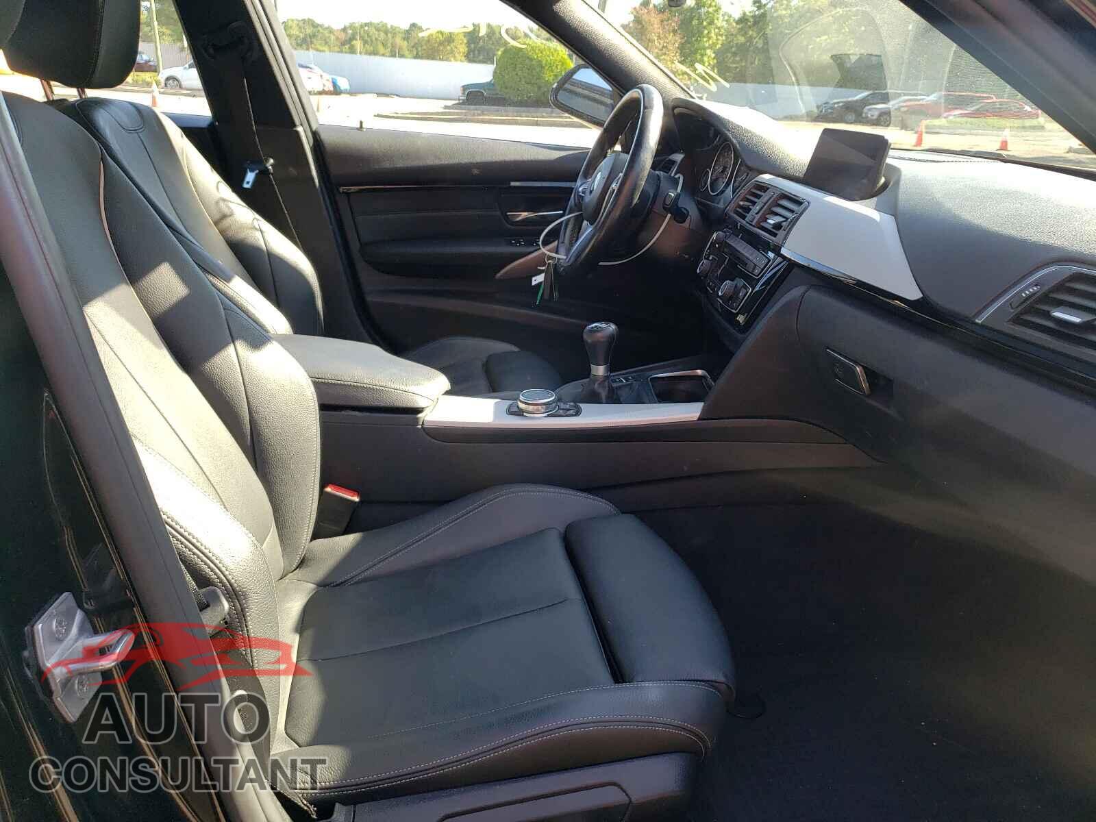 BMW 3 SERIES 2017 - WBA8B7C54HK806465