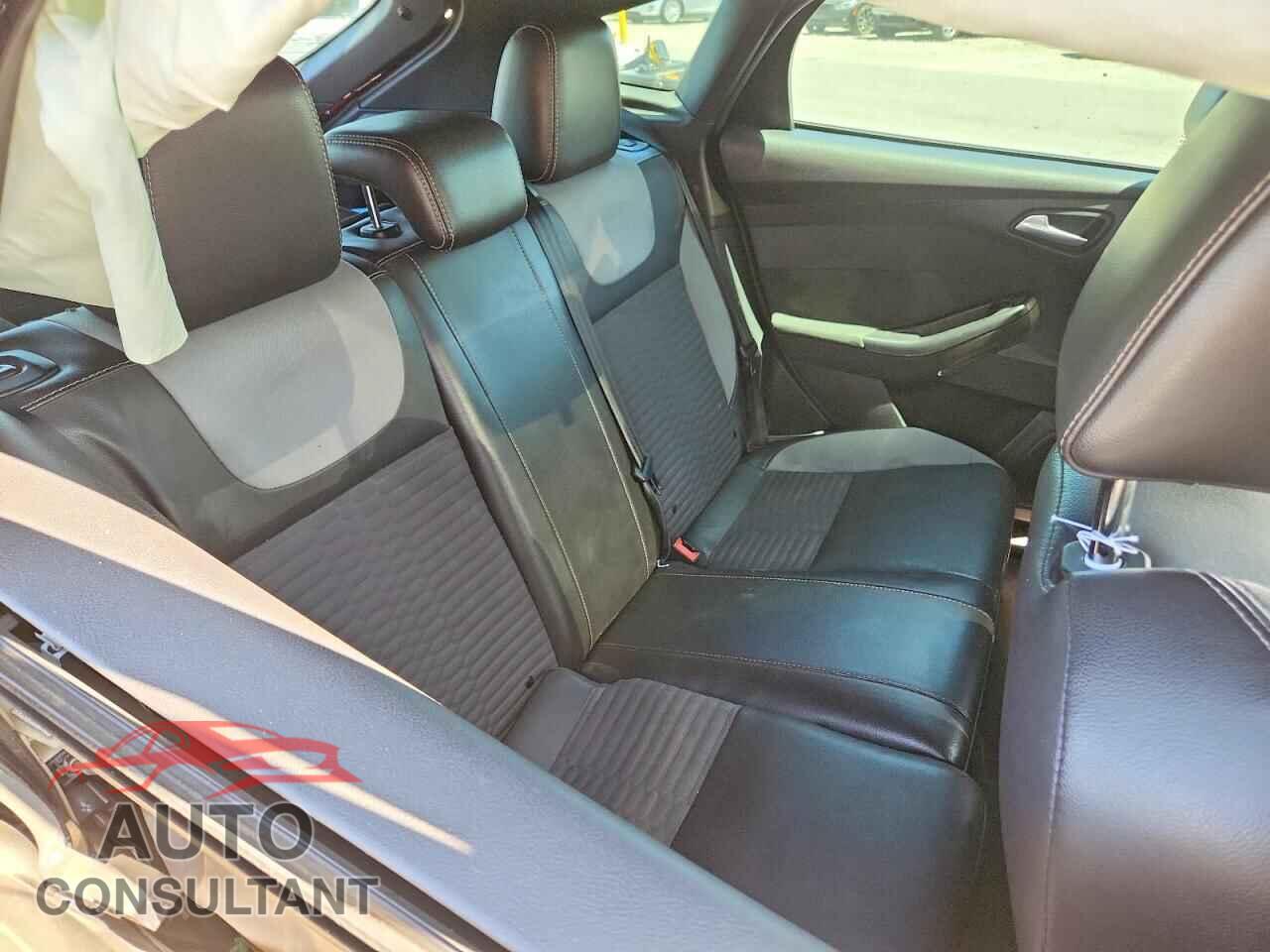 FORD FOCUS 2014 - 1FADP3L97EL350066